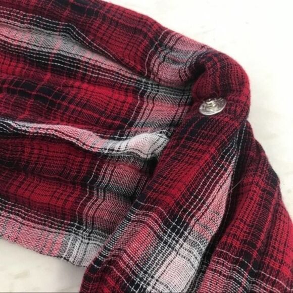 Stitch fix O+O red and black plaid check button down tab sleeve shirt womens M - Picture 4 of 6